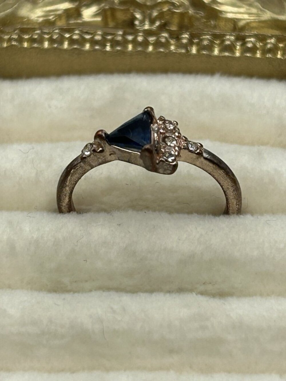 Vintage Blue Stone Rhinestone Ring Size 7.5 Costume Jewelry Glam Fun Retro Gift - Picture 3 of 13